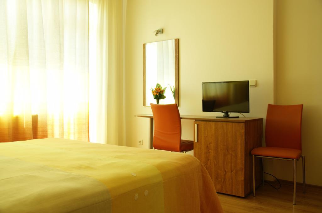 Hotel Sany Primorsko Exterior photo